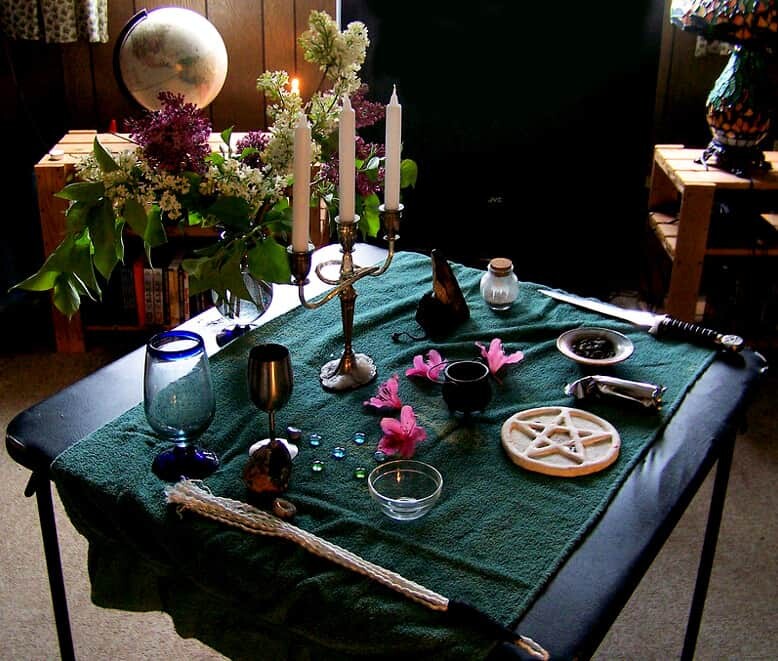 How Do You Build Your Best Altar? Everything you need to know! - Wicca How